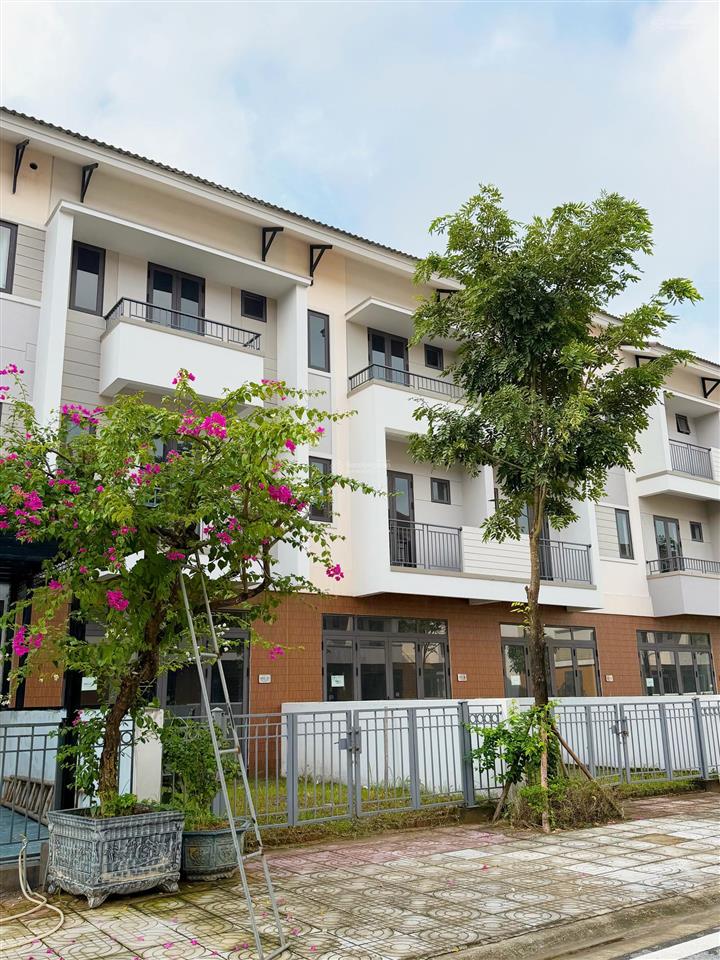 Duy nhất 1 căn shophouse 100m chính chủ gửi bán giá bằng căn chung cư ven đô