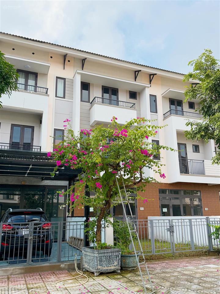 Duy nhất 1 căn shophouse 100m chính chủ gửi bán giá bằng căn chung cư ven đô