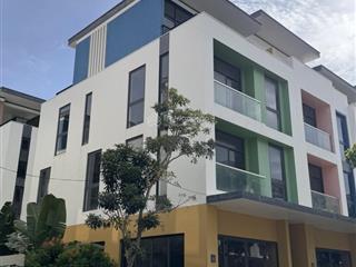 Nhà phố liền kề có sân vườn sổ đỏ chính chủ