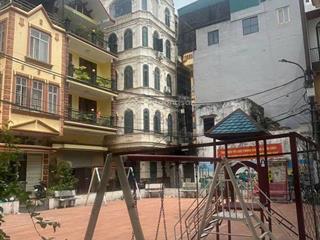 Bán nhà hồng hà hai mặt thoáng trước sau đối diện sân chơi 5m ra ô tô tránh