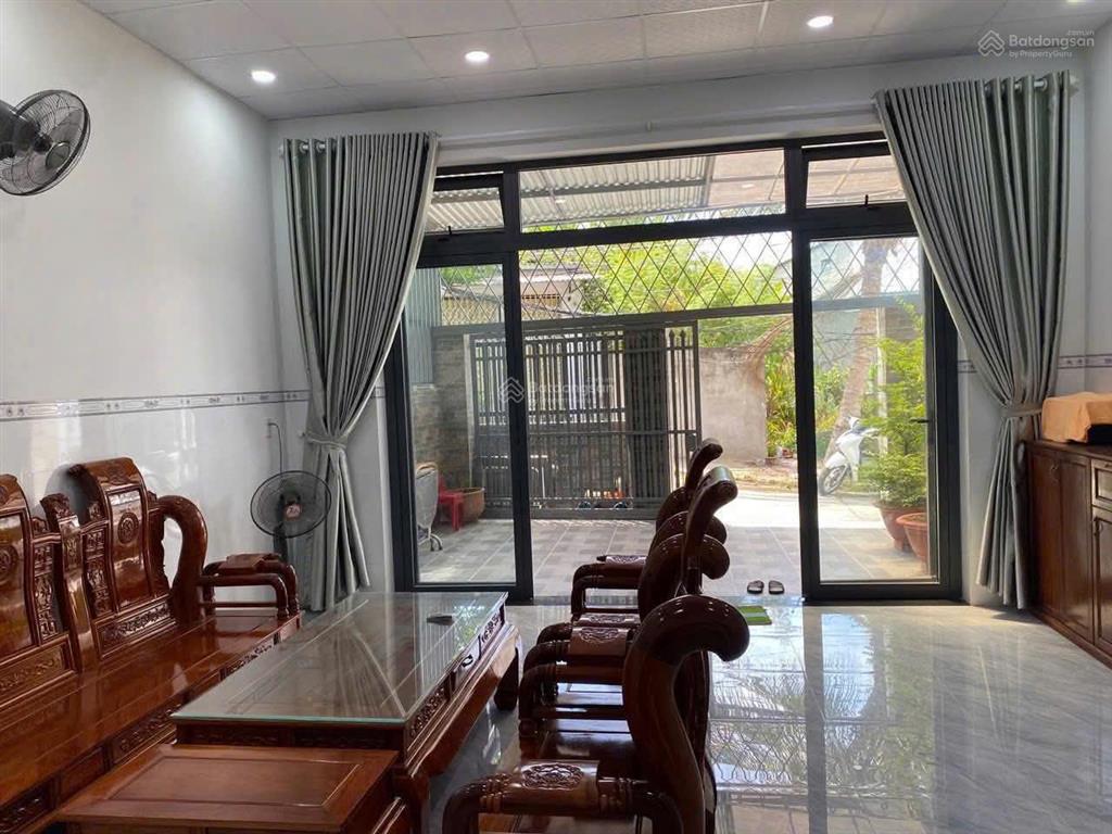 Bán nhà gần biển dt 110m2  2pn  đường 8m  nguyễn chích  vĩnh hoà  nha trang  chỉ 3tỷ8