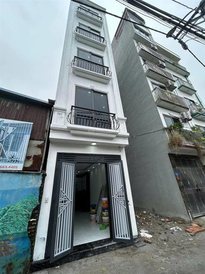 Còn lại căn cuối cùng ô tô đỗ cửa chạy thông trong tầm giá 7 đồng