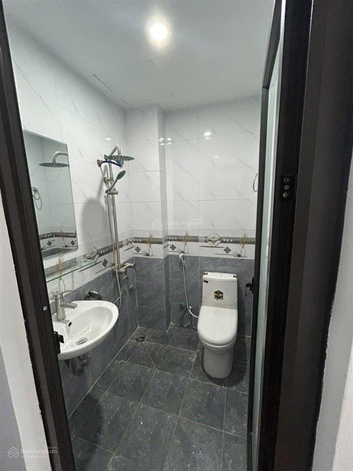 Còn lại căn cuối cùng ô tô đỗ cửa chạy thông trong tầm giá 7 đồng