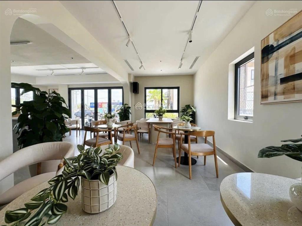 Bán nhà thương mại 1 trệt 2 lầu, view công viên hồ bơi siêu đẹp k home