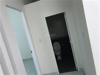 Nhà riêng 80m2 2pn / 261 đình phong phú phía sau chợ / đường xe hơi giá 7tr