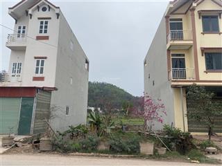 Cc bán lô đất trục chính vân cốc 1