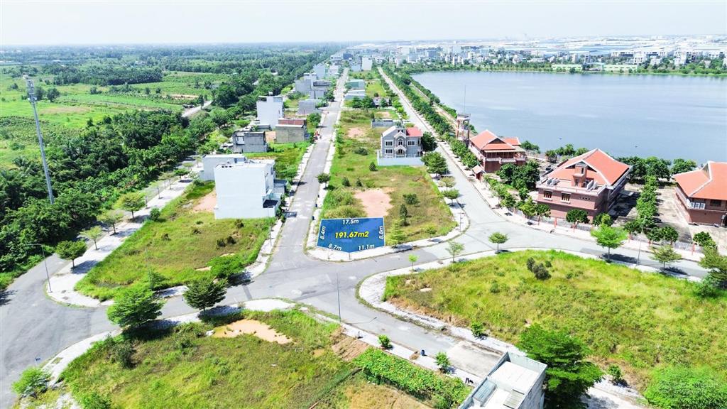Góc 2 mặt tiền, siêu hiếm ngang 12m, đối diện khu công nghiệp tân đô