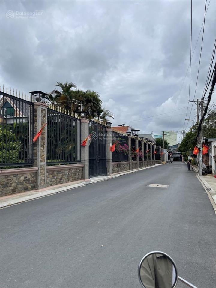 Nhà trọ 111m2(5.8 x19)  dht  q12  1 nhà ở và 5 phòng trọ có dòng tiền  sổ hoàn công đủ gấp ban