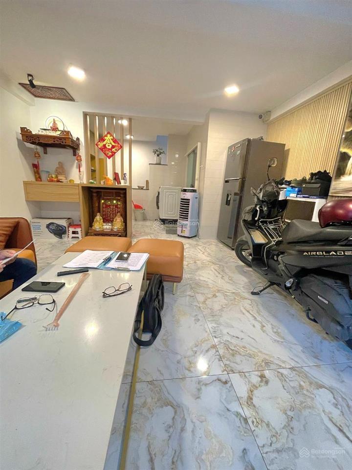 87m2 (5.5 x 16m)  4 tầng lô góc 2mt  bình trị đông  hxt  ở và kinh doanh