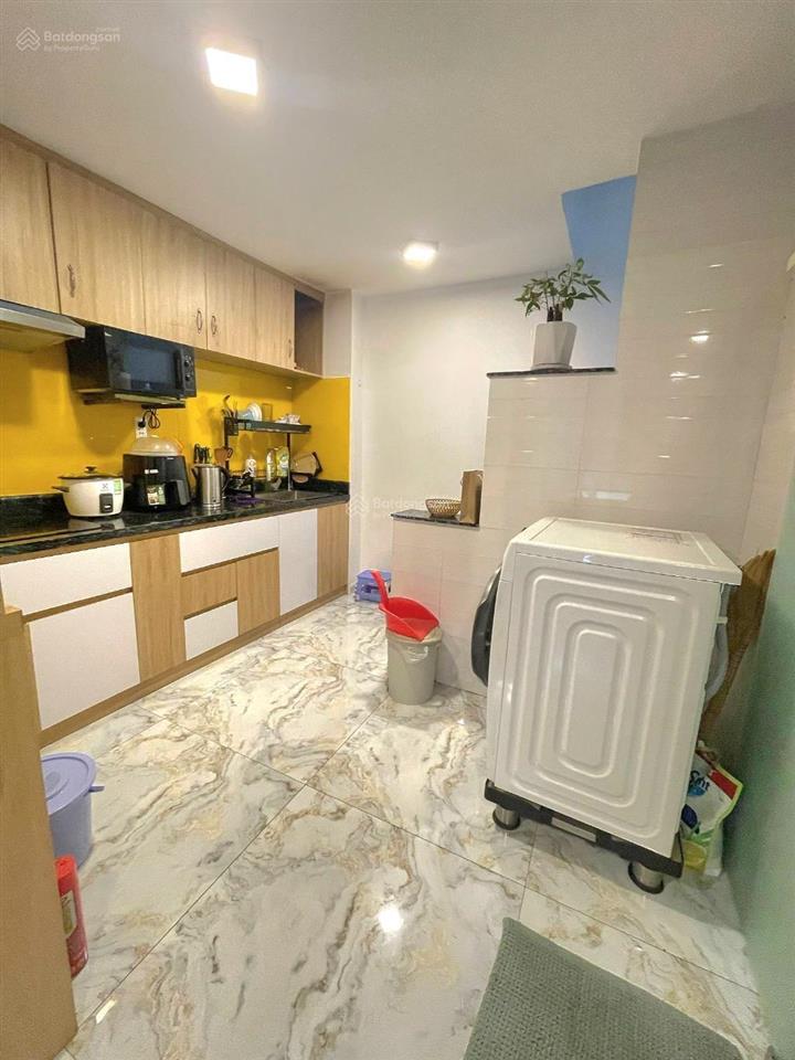 87m2 (5.5 x 16m)  4 tầng lô góc 2mt  bình trị đông  hxt  ở và kinh doanh