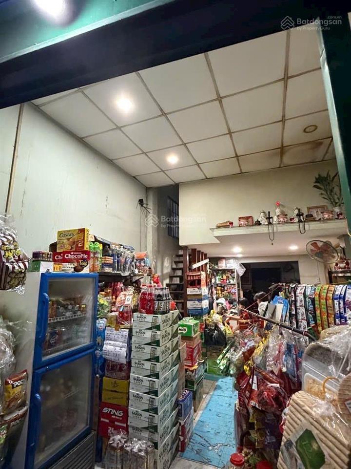 Bán nhà tỉnh lộ 10  9 phòng trọ 15triệu  vừa ở và cho thuê  hxh sát mặt tiền  giá cực tốt