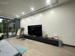 Nhà phân lô giang biên, long biên 72m  mt 5m  6tầng thang máy, ô tô đỗ cửa, view vườn hoa
