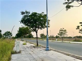 Nền 105m2 gần bến du thuyền, giá 17tr/m2 rẻ nhất tại biên hoà new city, bao phí sang tên sổ đỏ
