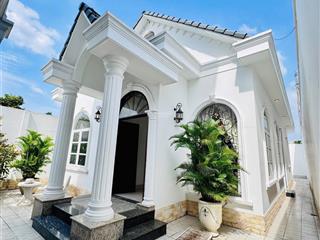 Cần bán gấp siêu biệt thự triệu đô ngay ngã 4 tô ký & bùi văn ngữ hóc môn, ngang 9 x 45, 36 tỷ