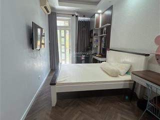 Nhà mặt tiền tt quận p.9, q.10  nhà mới  5 tầng  trên 10 tỷ cực hiếm
