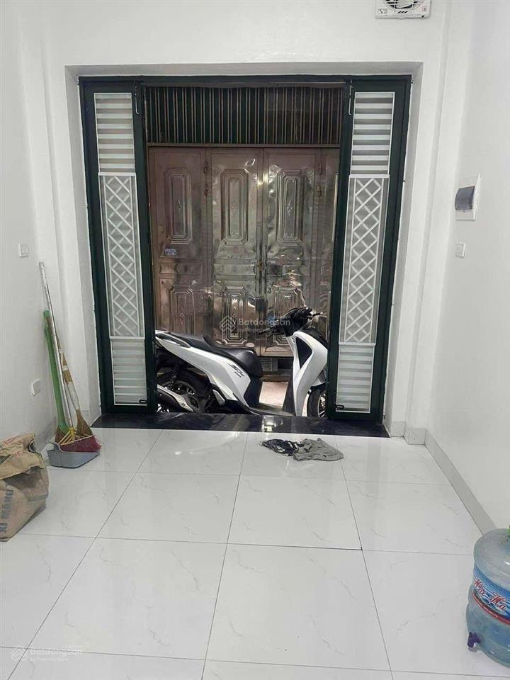 Siêu đẹp xây mới 3tỷ9 cầu giấy ngõ 3 gác thông tứ phía giao dịch nhanh