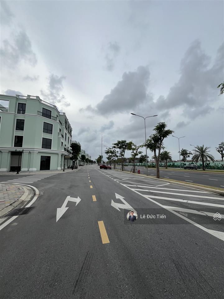 Cho thuê shophouse lô góc 3 mặt tiền trục đường 39m sầm uất vinhomes vũ yên