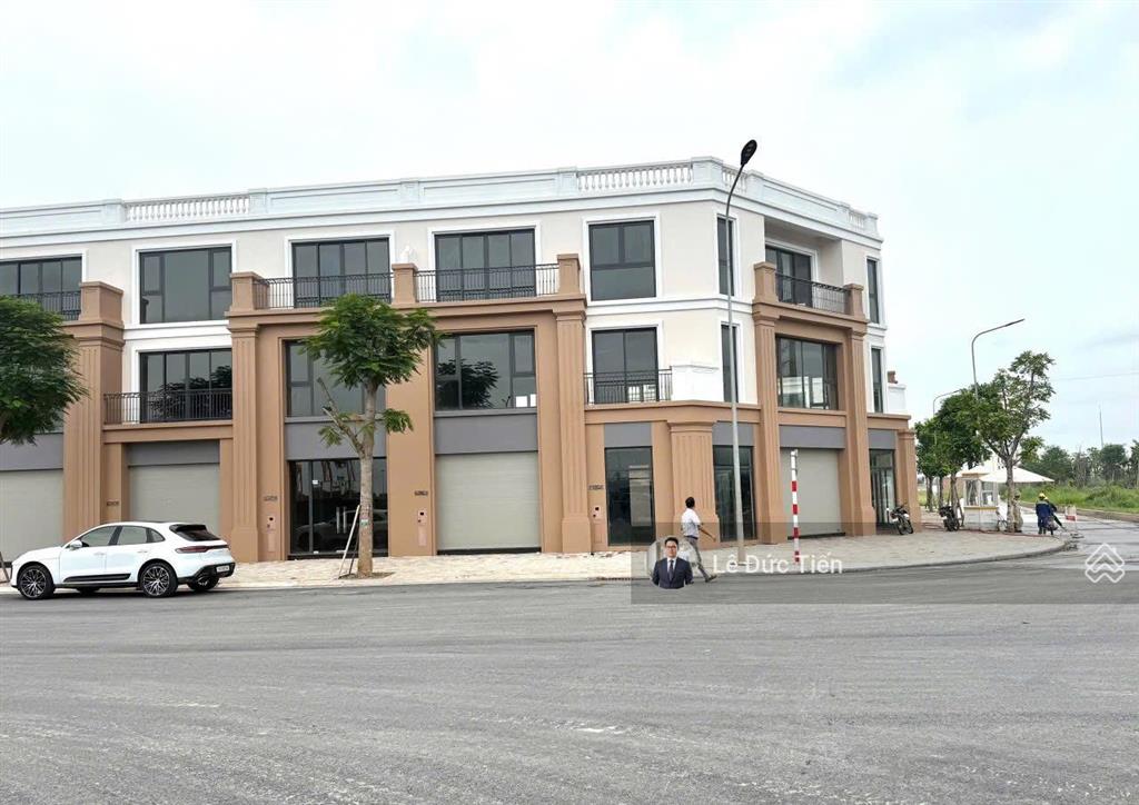 Cho thuê shophouse lô góc 3 mặt tiền trục đường 39m sầm uất vinhomes vũ yên