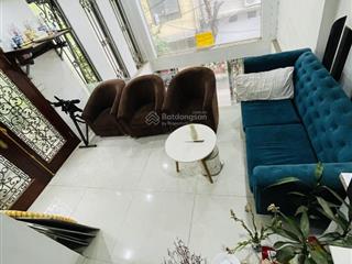 Toà nhà lô góc đường hoàng đạo thành, ô tô đỗ cửa, 80m2*7 tầng, có thang máy. chỉ hơn 20 tỷ
