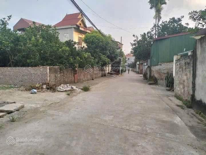 Cần bán gấp mảnh đất 185m² sđcc, mặt tiền 6m, giá 2,8 tỷ trung tâm hòa lạc gần đhqg, đh fpt.