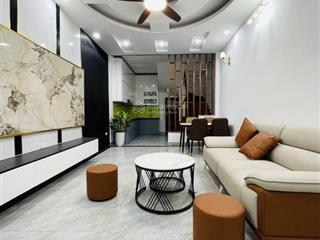 Nhà đẹp quận hoàng mai  38m x 5 tầng  gần phố, sân để xe  giá 6.46 tỷ.
