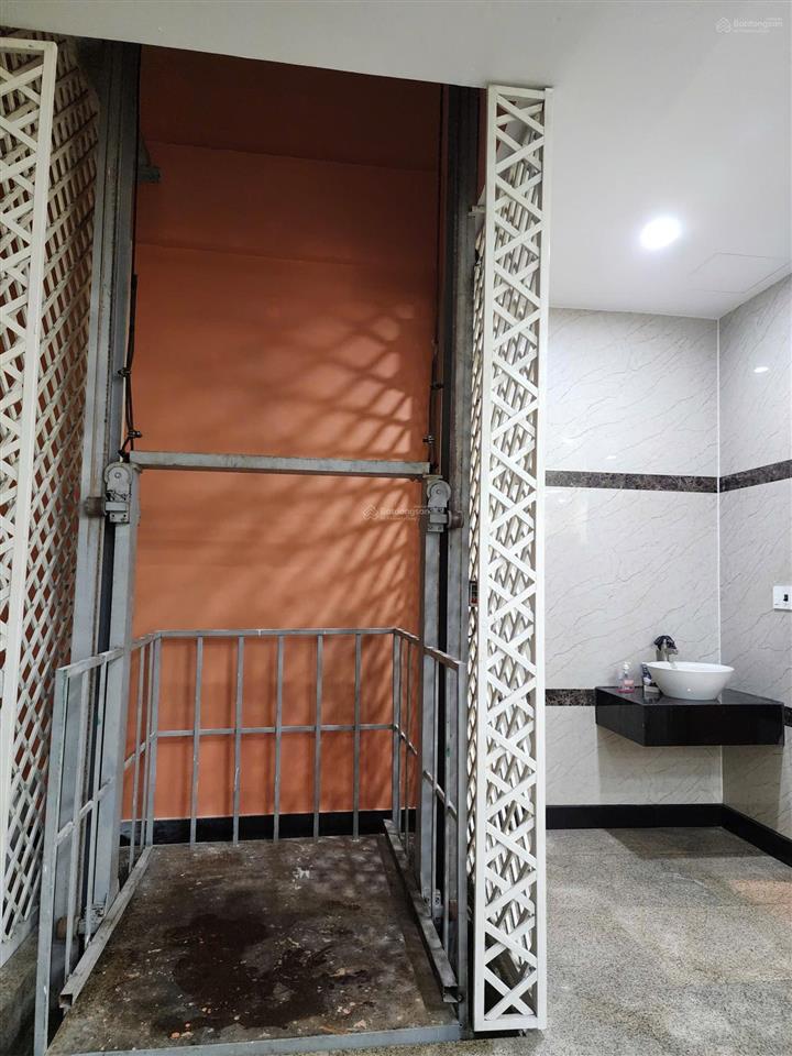 Bán nhà 3 tầng mặt tiền đường tôn đức thắng, diện tích 300m2, hướng nam