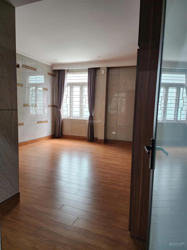 Bán nhà 3 tầng mặt tiền đường tôn đức thắng, diện tích 300m2, hướng nam