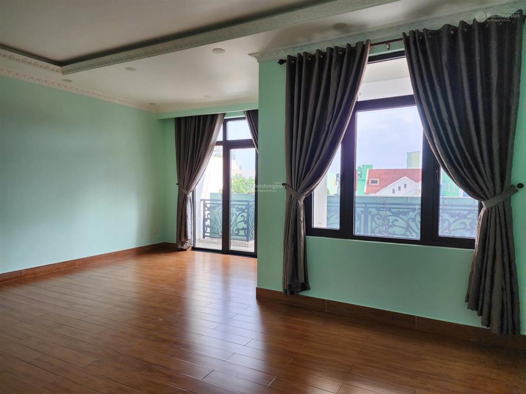 Bán nhà 3 tầng mặt tiền đường tôn đức thắng, diện tích 300m2, hướng nam