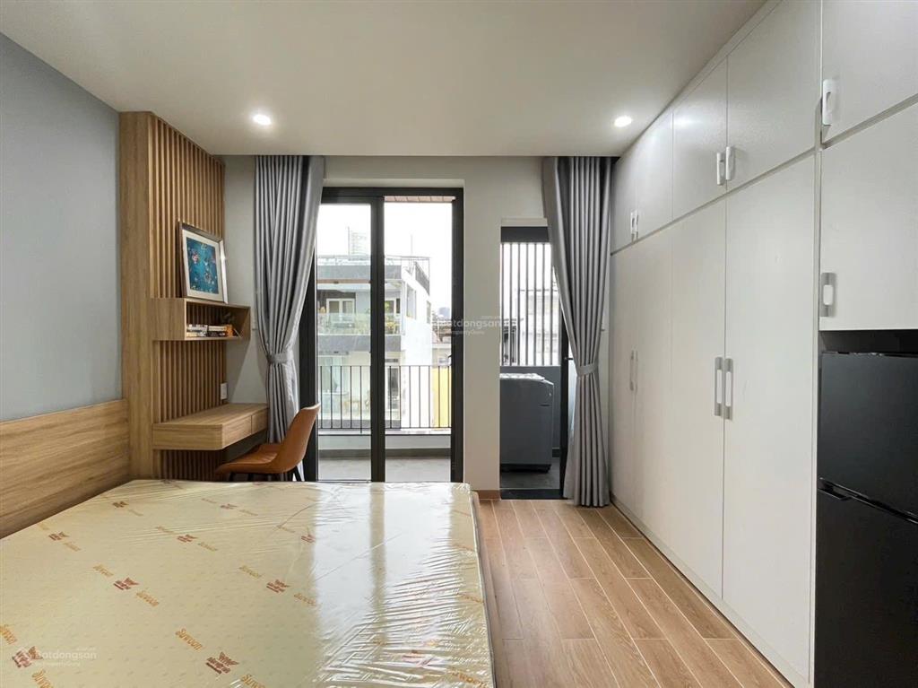 Cho thuê phòng ban công bình thạnh gần q1, q3, phan xích long 30m2 full nội thất đường lê văn duyệt