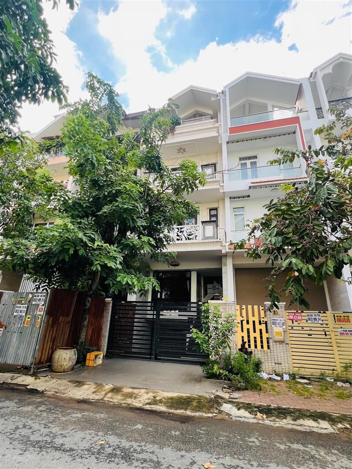 Nhà mặt phố him lam kênh tẻ, 28.5 tỷ thương lượng, 100m2, uy tín