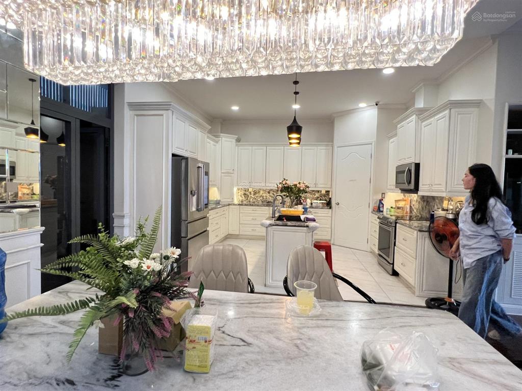 Bán biệt thự 200m2 tại him lam kênh tẻ, 65 tỷ vnd, thiết kế siêu đẹp.