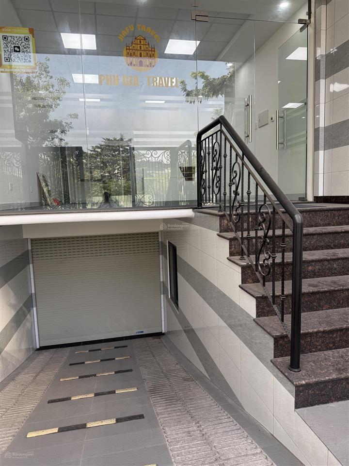 Mới 99% him lam kênh tẻ, cho thuê văn phòng 55 triệu (bao thuế), 90m2, quận 7, tp. hcm