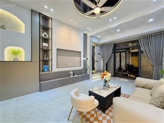 Bán nhà quận 8 âu dương lân. 50m2. ôtô đổ cửa. nhỉnh 3tỷ. còn thương lượng. chủ bán gấp đi định cư