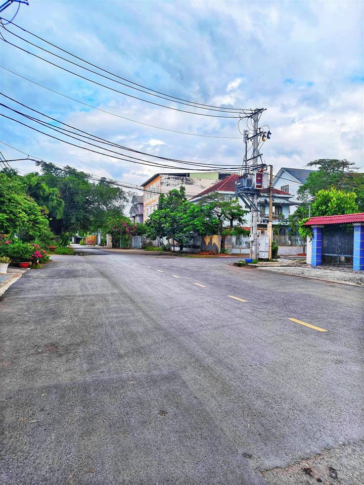 Bán lô đất mặt tiền đường 27  mặt tiền rộng 20m  cực hiếm khu bên sông