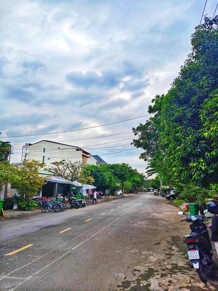 Bán lô đất mặt tiền đường 27  mặt tiền rộng 20m  cực hiếm khu bên sông