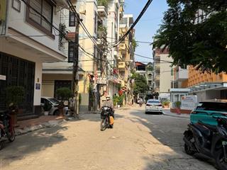 Bán nhà phùng chí kiên  phân lô quân đội ô tô vào nhà  hơn 400tr/m2