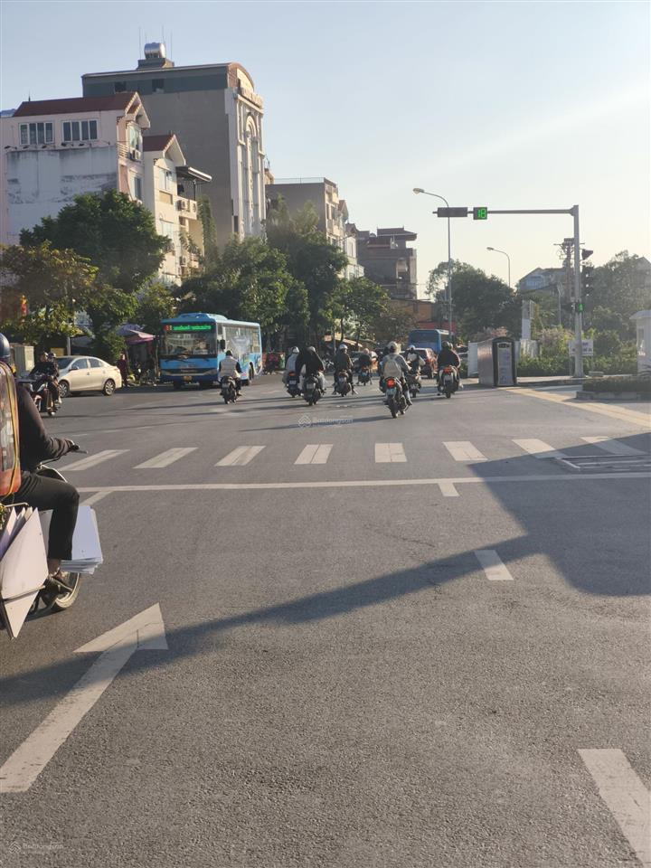 4 tầng 20 phòng 108m2 tt ngô xuân quảng gần cổng hvnn ô tô thông 15.2tỷ