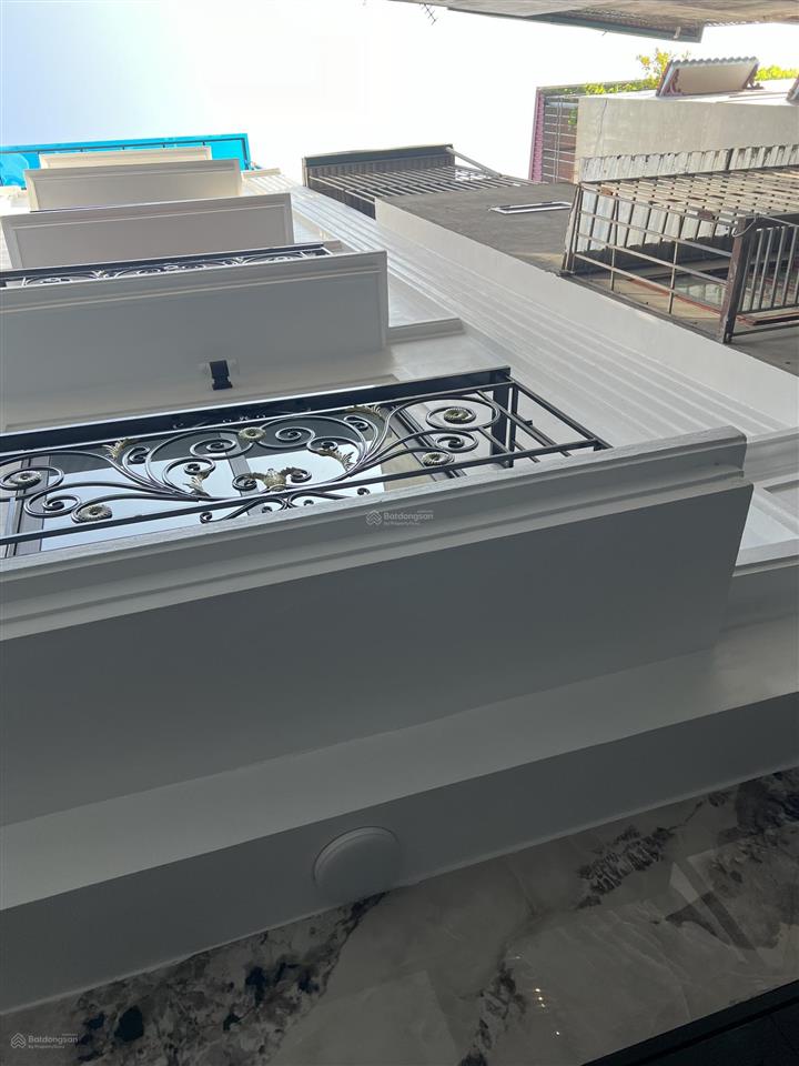 Phố khúc thừa dụ  cầu giấy, dt 40m2*7 tầng thang máy (chào hơn 10 tỷ)  vị trí khu vực vip