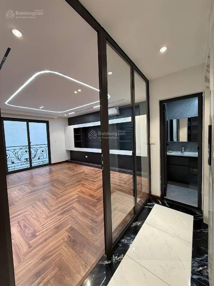 Phố khúc thừa dụ  cầu giấy, dt 40m2*7 tầng thang máy (chào hơn 10 tỷ)  vị trí khu vực vip