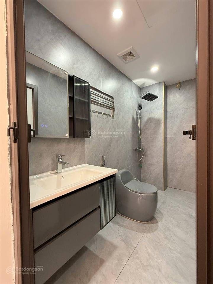 Phố khúc thừa dụ  cầu giấy, dt 40m2*7 tầng thang máy (chào hơn 10 tỷ)  vị trí khu vực vip