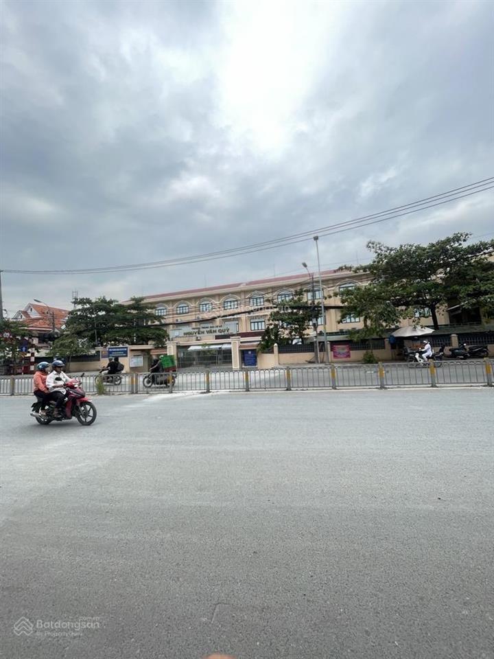 Đất đẹp  1419 phước kiển ngang 6.4m 80m hẻm 6m xe hơi chỉ nhỉnh 4 tỷ