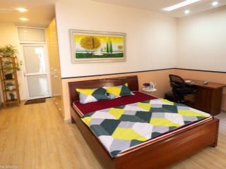 Bán căn 3 ngủ 9,7 tỷ  thăng long no1  0377 492 ***
