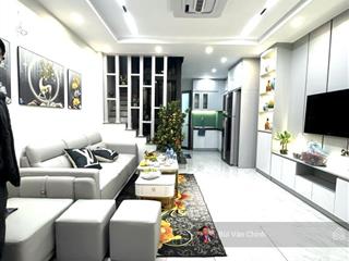 Bán nhà 6 tầng thang máy mới kính koong ngõ thông phố giải phóng gần quận uỷ hoàng mai!