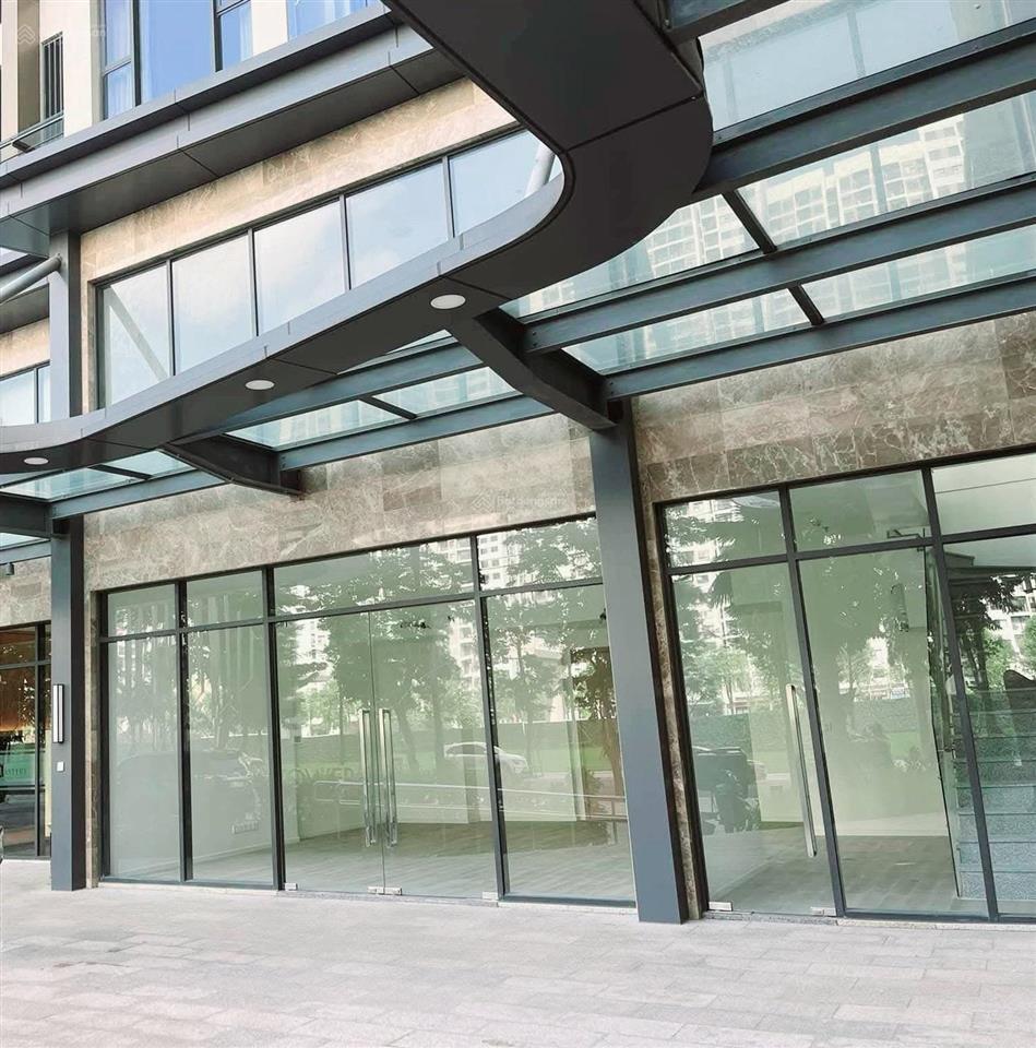 Bán gấp shop house 97,6m2, mặt tiền bến bình đông, quận 8, hơn 8 tỷ.