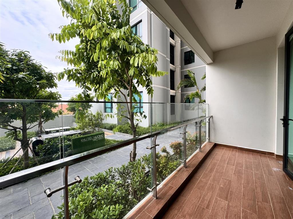 Cho thuê 3 phòng ngủ d'edge thảo điền, căn sân vườn. chuyên cho thuê/sang nhượng 1pn  4pn d'edge.