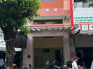 Cho thuê nhà nguyên căn  2 tầng + 1 tầng lửng  vị trí siêu đẹp, hiếm