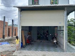 Bán nhà chính chủ, mặt tiền đường kdc tân đức