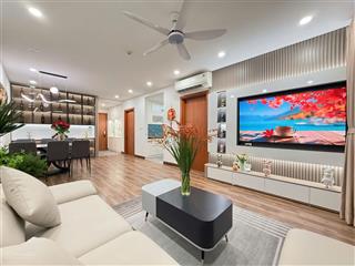 Chính chủ bán gấp 3pn goldmark city, căn góc 130m2 giá 10.4tỉ,  0974 584 ***
