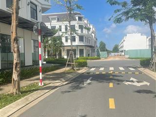 Bán căn nhà phố vườn lavida vũng tàu 139m2 giá chỉ 8.4 tỷ full chuyển nhượng đang chờ làm sổ hồng.