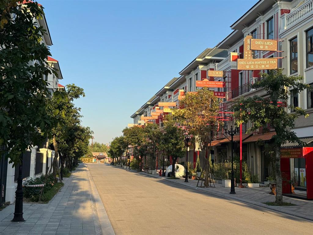 Song lập san hô 8 160m² san hô đối diện hongkong, cửa biển giá 17 tỷ siêu hấp dẫn.  0946 455 ***